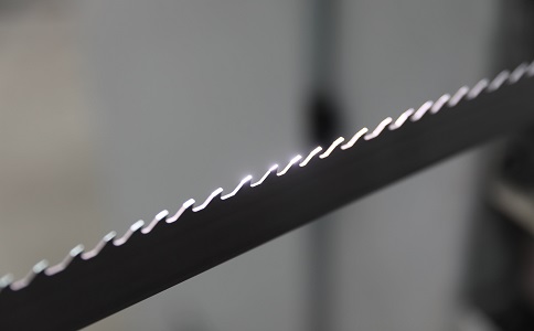 眉山双金属带锯条产生切削噪音的原因具体有哪些？